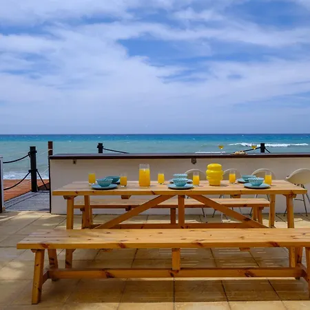 Lagoon Blue House By Nomads *